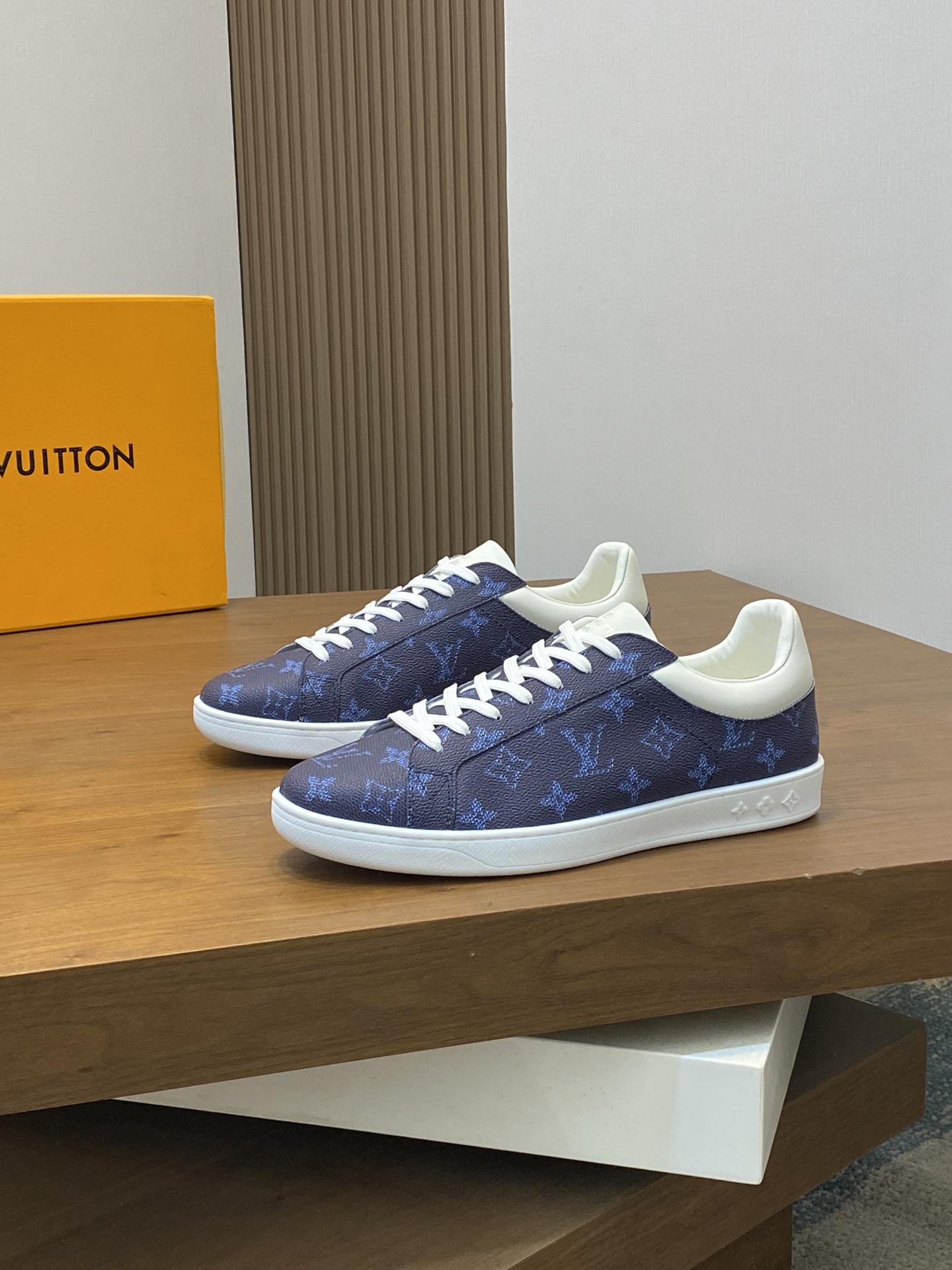루이비통 Louis Vuitton 스니커즈
