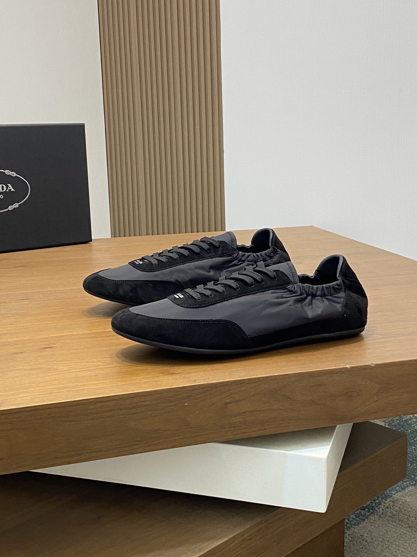 프라다 Prada 스니커즈