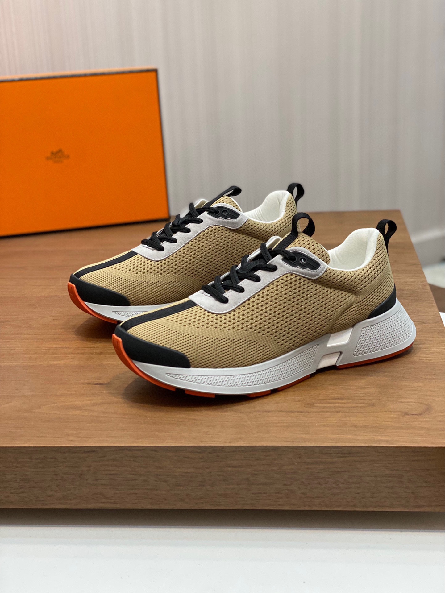 에르메스 Hermes 스니커즈