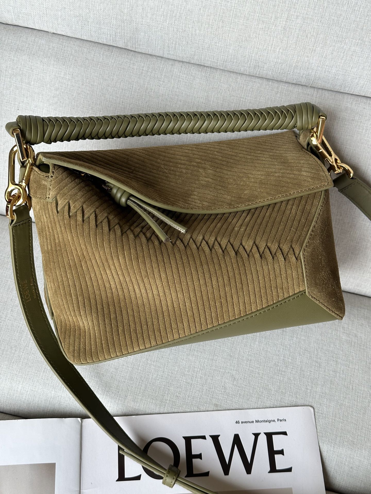 로에베 Loewe 3001A+ Puzzle Bag 24cm