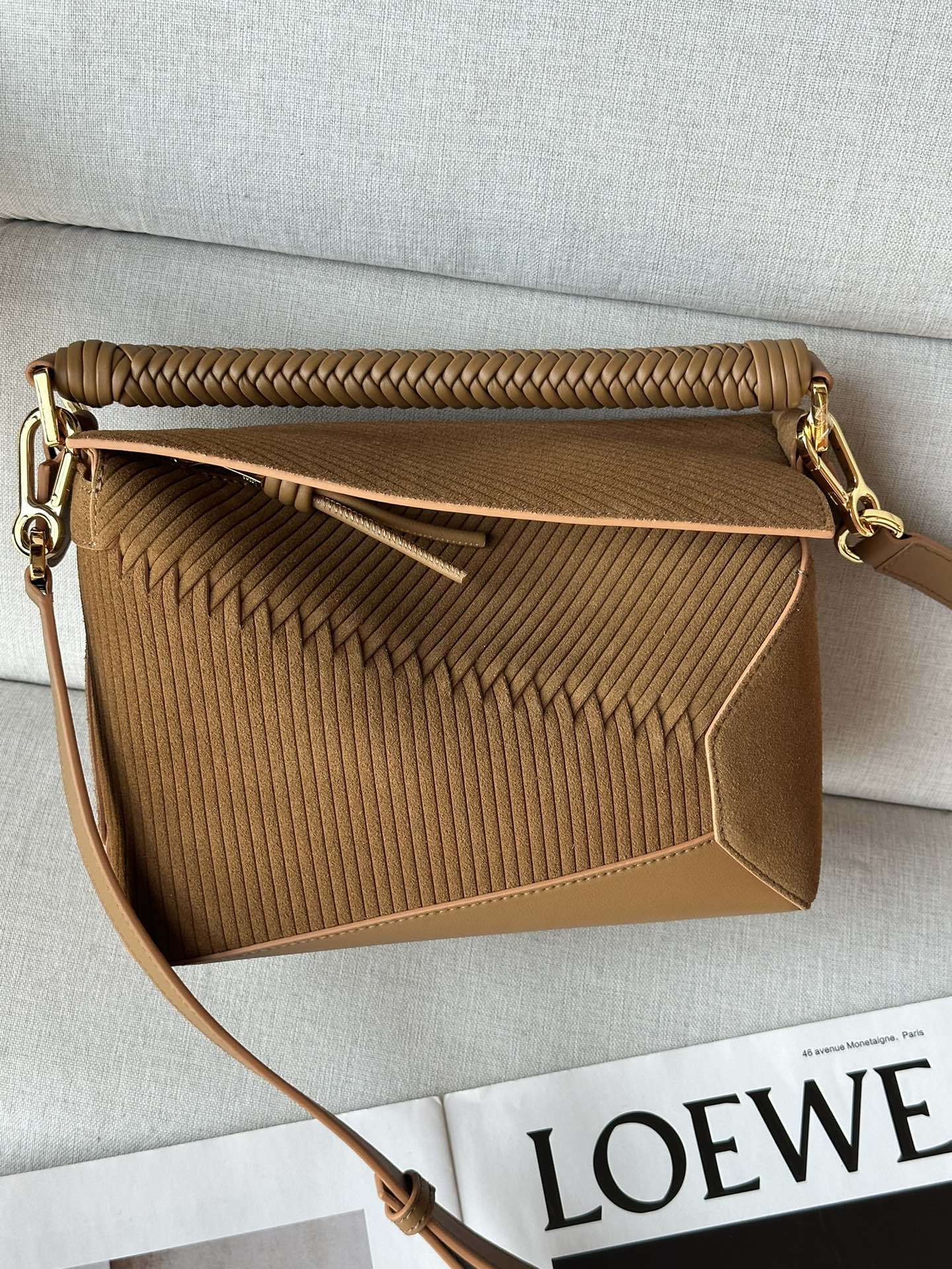 로에베 Loewe 3001A+ Puzzle Bag 24cm