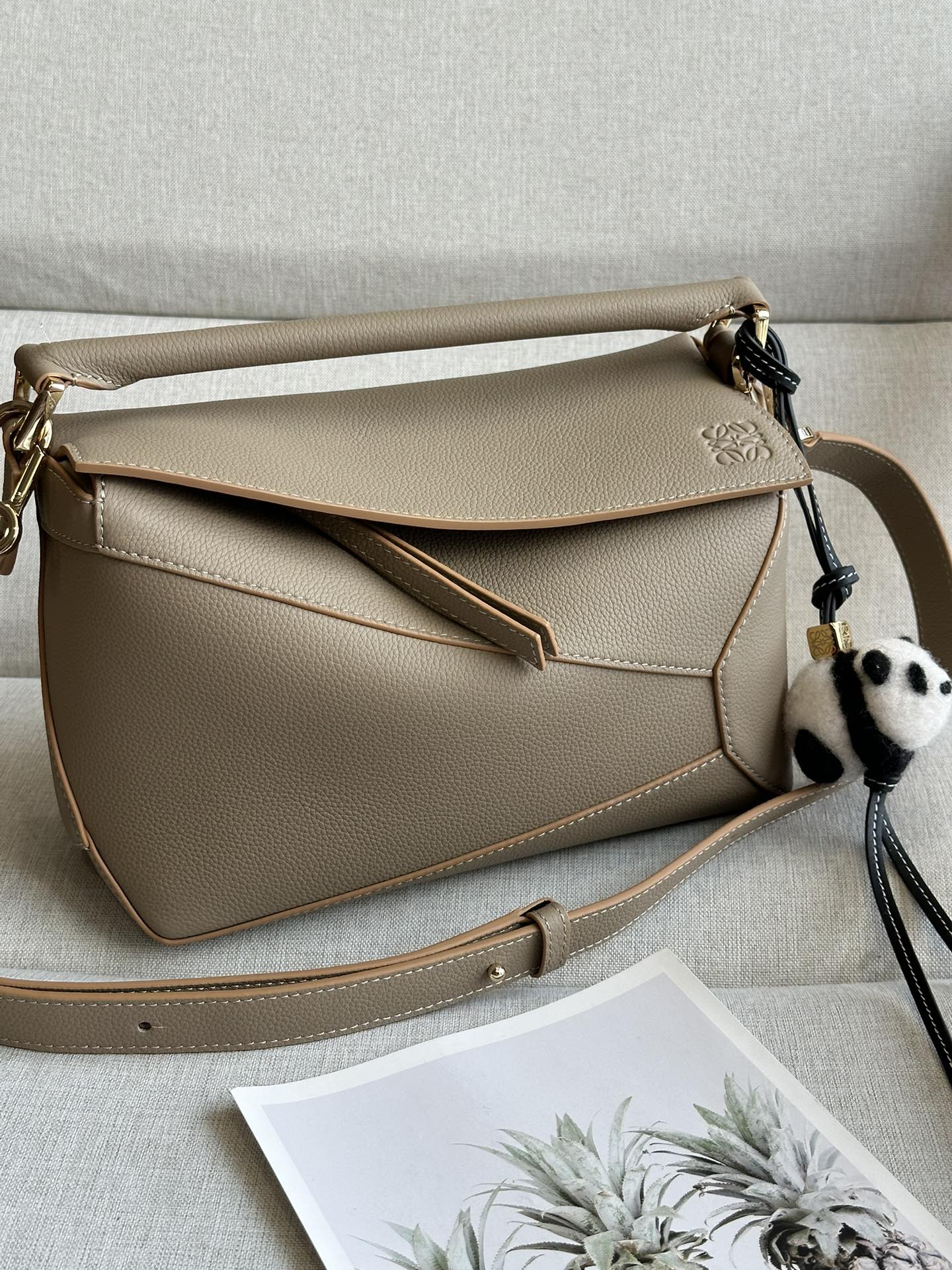 로에베 Loewe 3001b Puzzle Bag 24cm