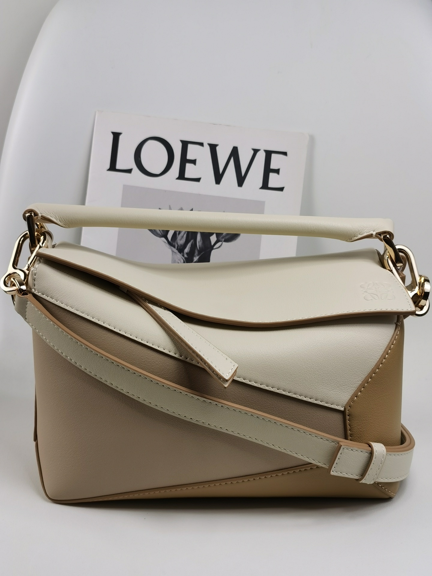 로에베 Loewe 3001b Puzzle Bag 24cm