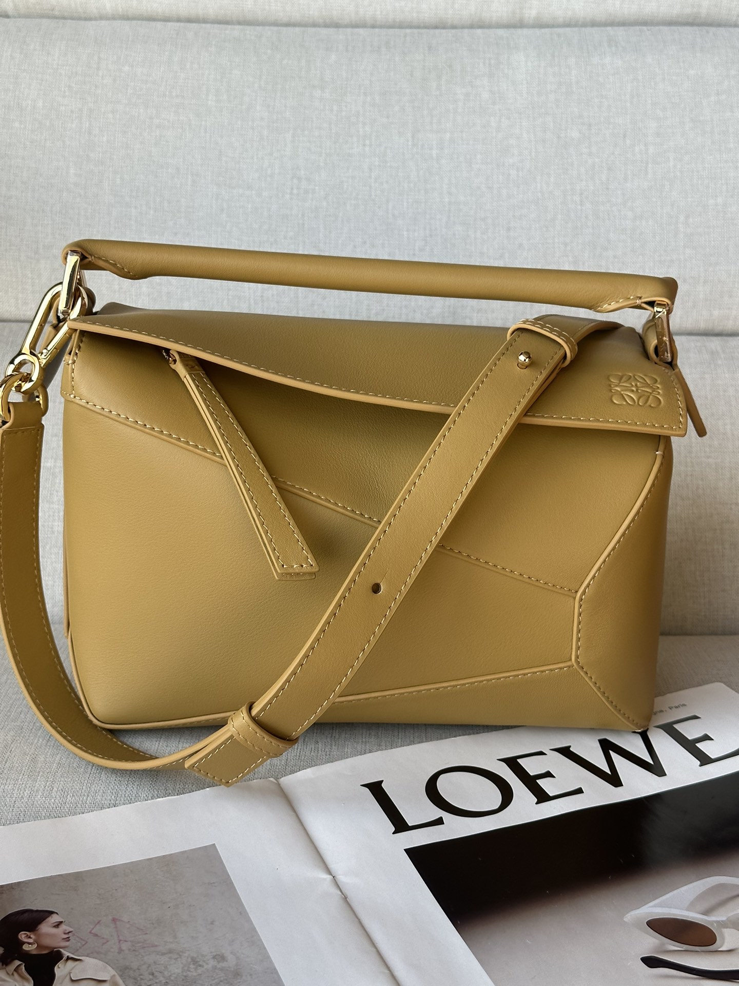 로에베 Loewe 3001b Puzzle Bag 24cm