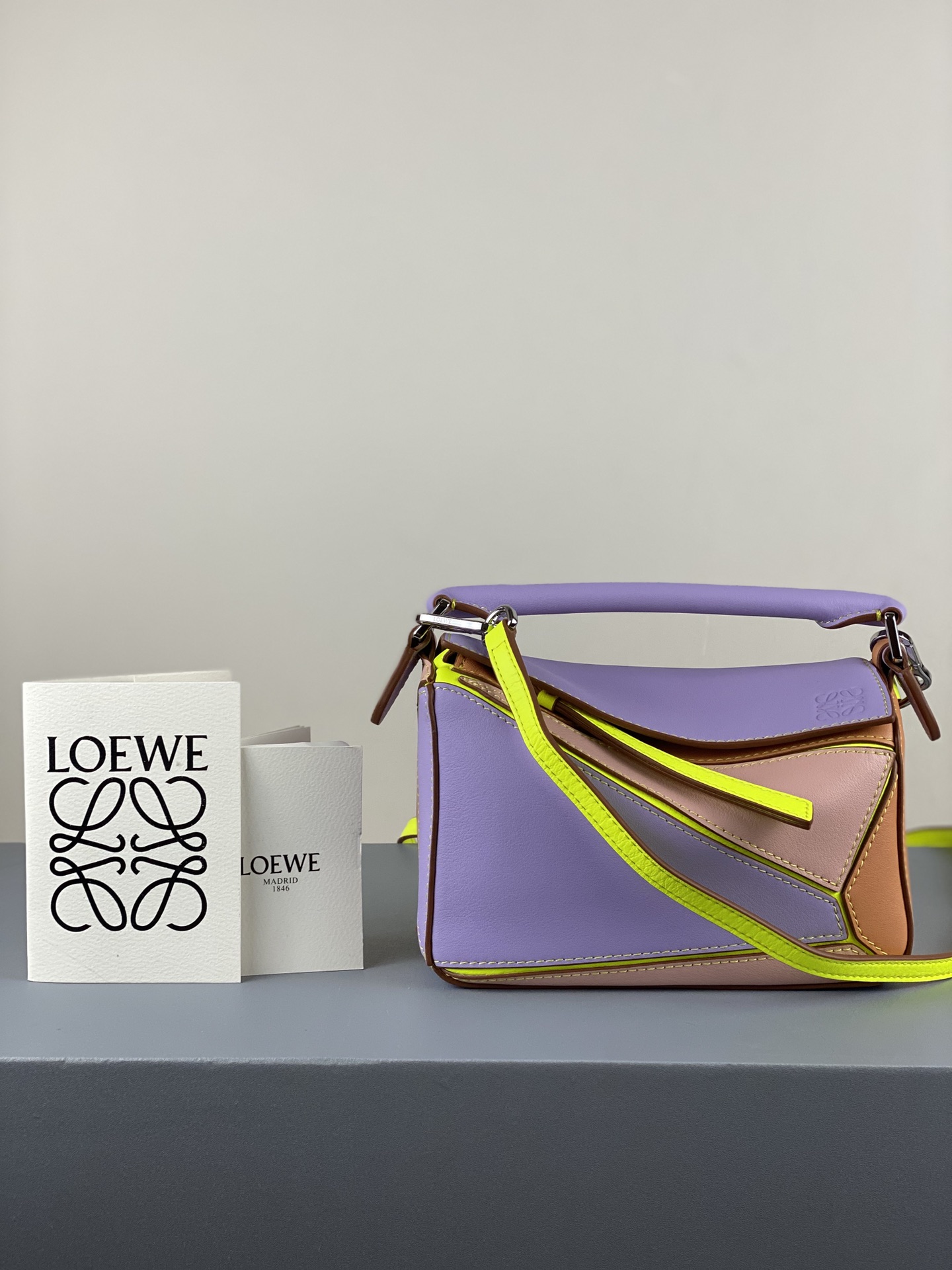 로에베 Loewe 3000 mini puzzle Bag 18cm