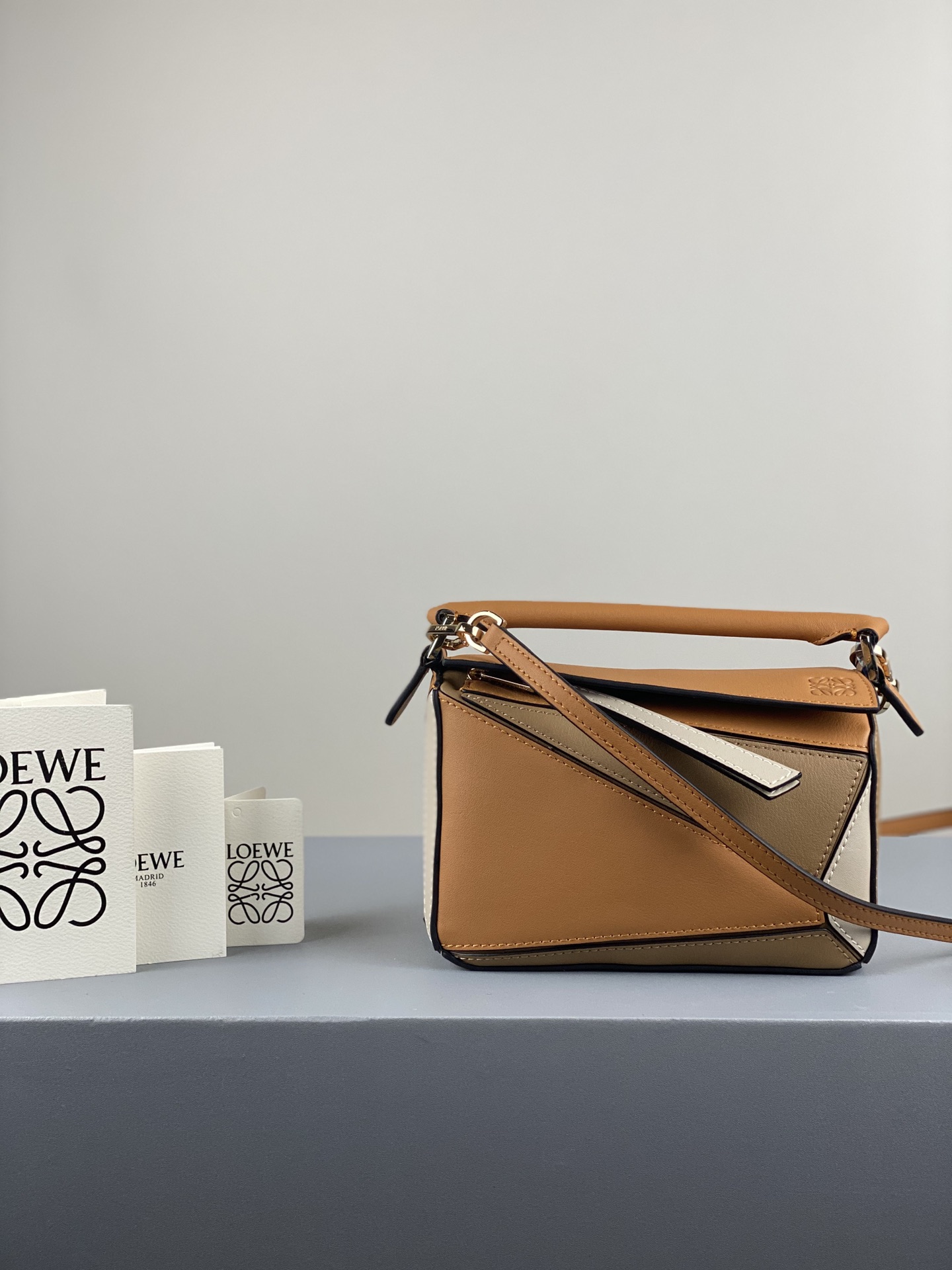 로에베 Loewe 3000 mini puzzle Bag 18cm