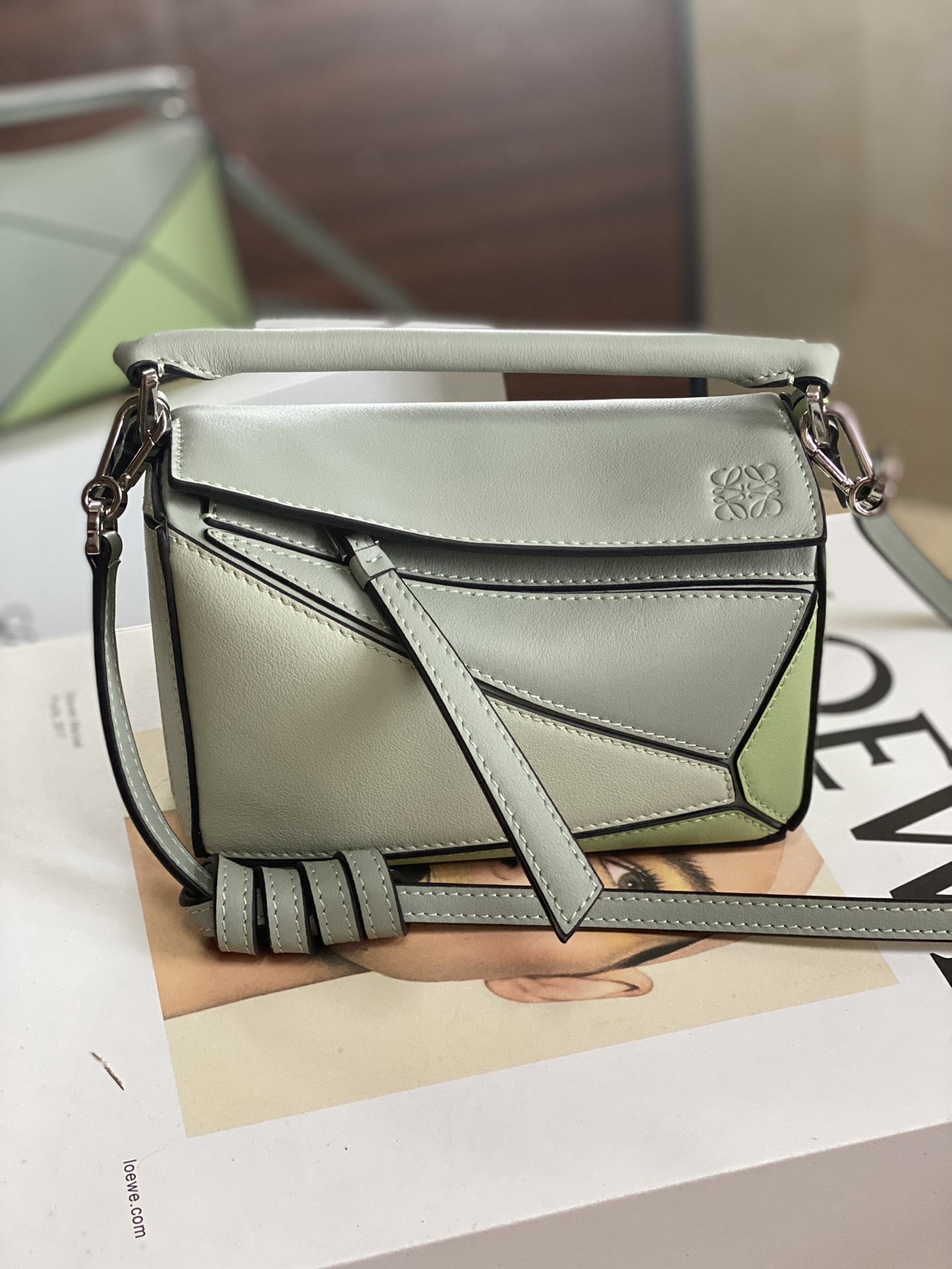 로에베 Loewe 3000 mini puzzle Bag 18cm