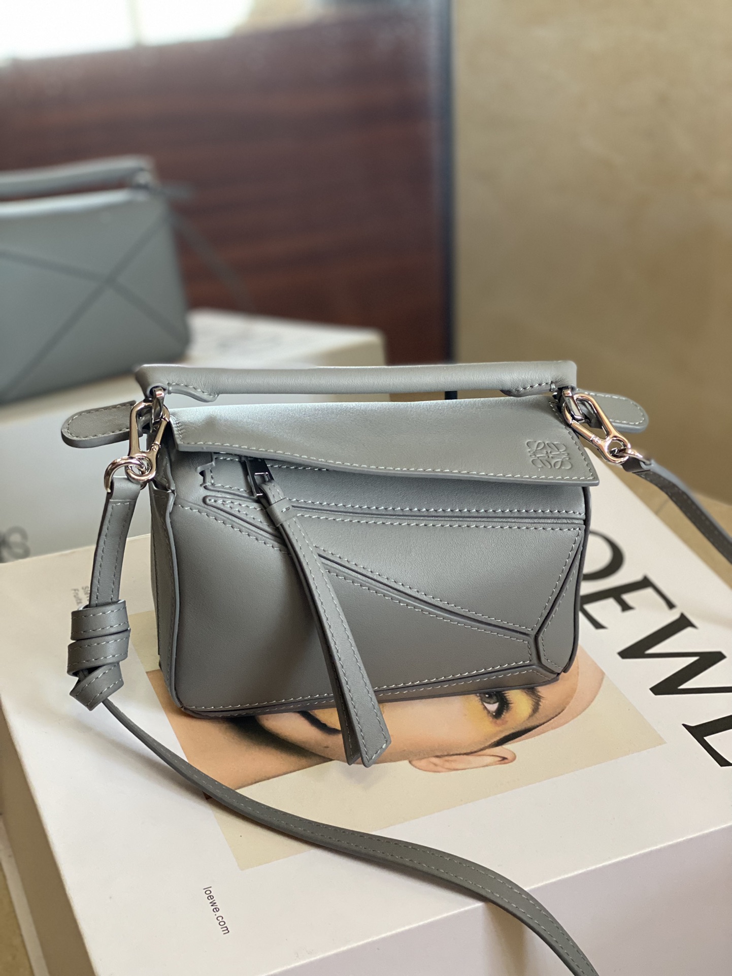 로에베 Loewe 3000 mini puzzle Bag 18cm