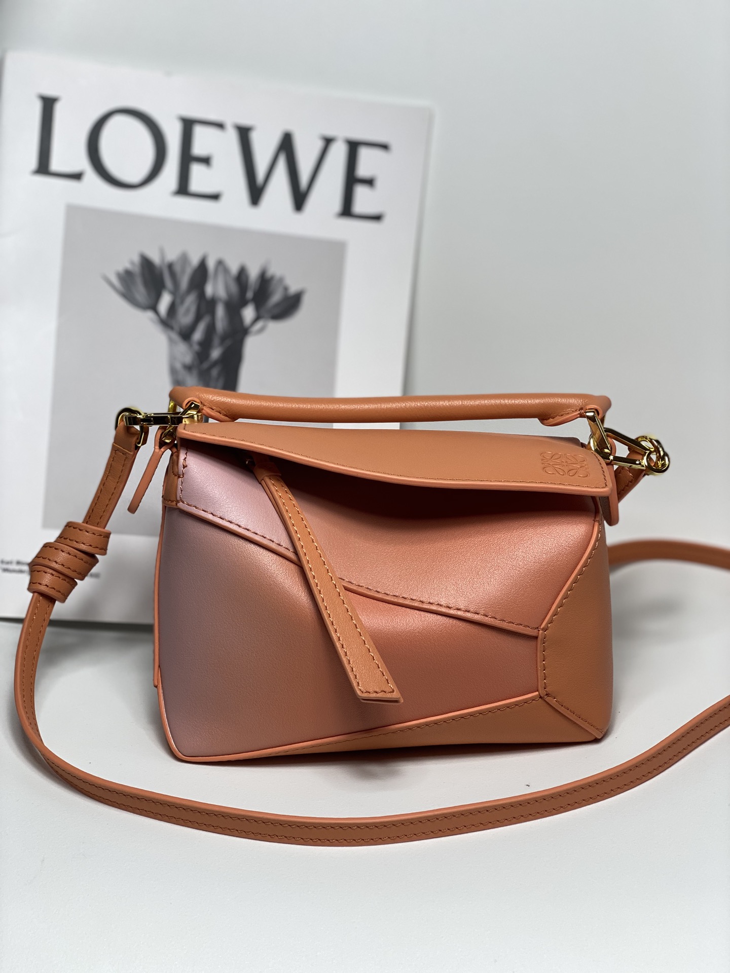 로에베 Loewe 3000A mini puzzle Bag 18cm