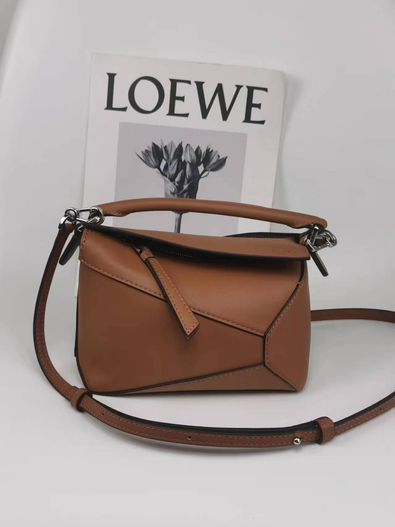 로에베 Loewe 3000B mini puzzle Bag 18cm
