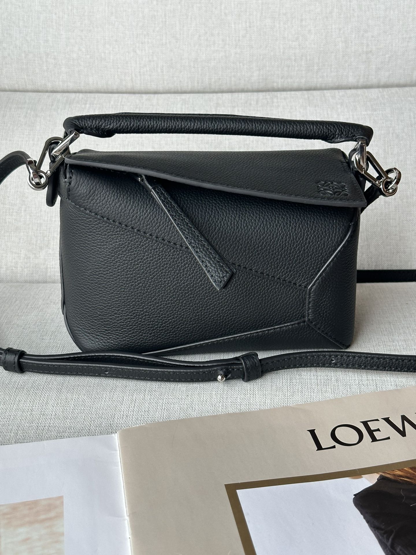 로에베 Loewe 3000B mini puzzle Bag 18cm