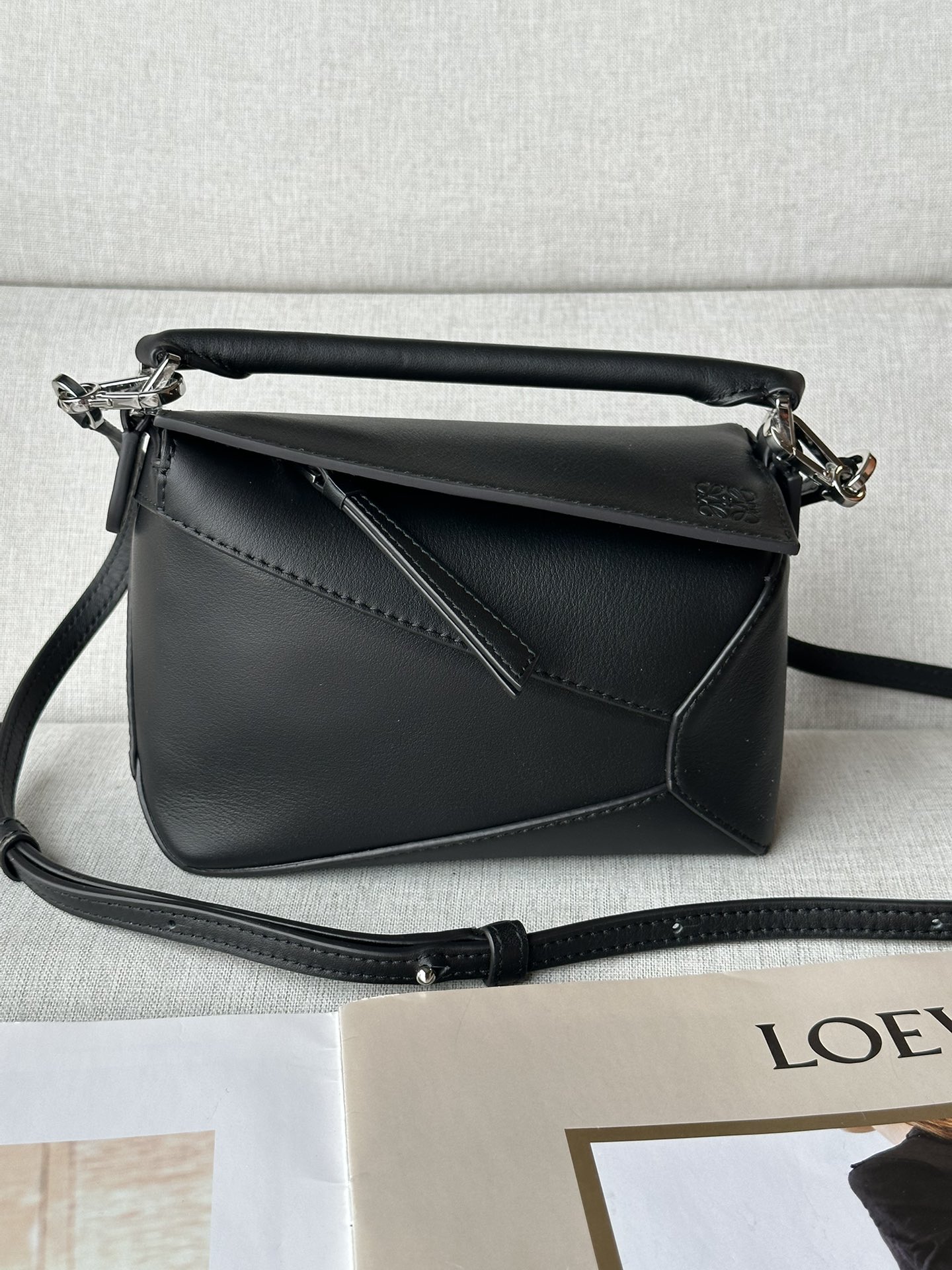 로에베 Loewe 3000B mini puzzle Bag 18cm