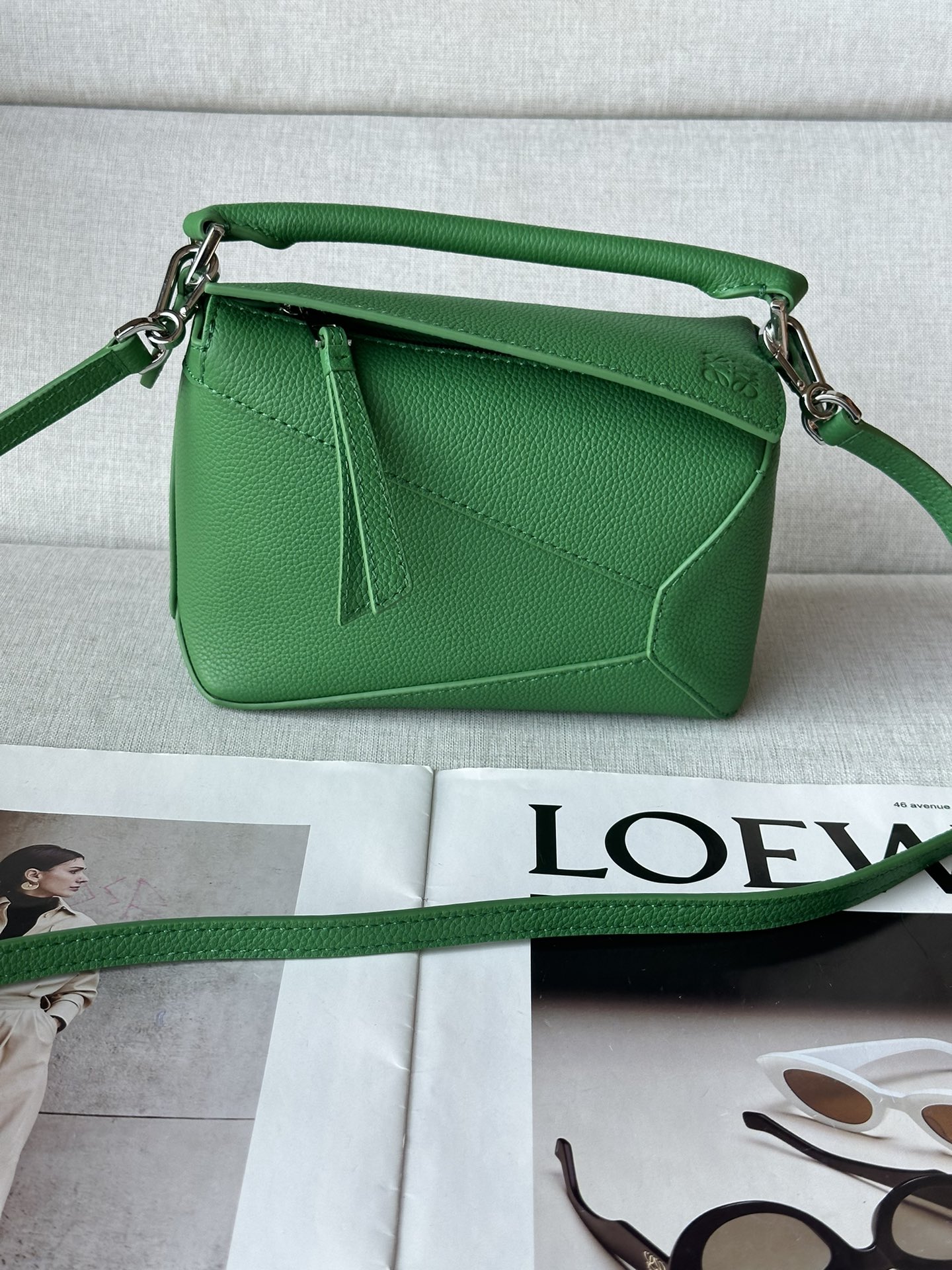 로에베 Loewe 3000B mini puzzle Bag 18cm