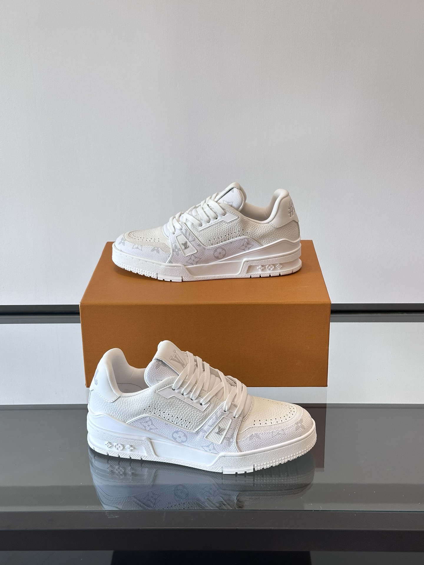 루이비통 LV TRAINER 스니커즈