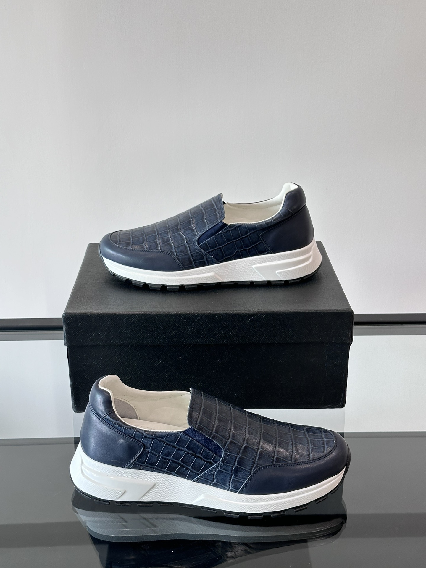 프라다 Prada 스니커즈