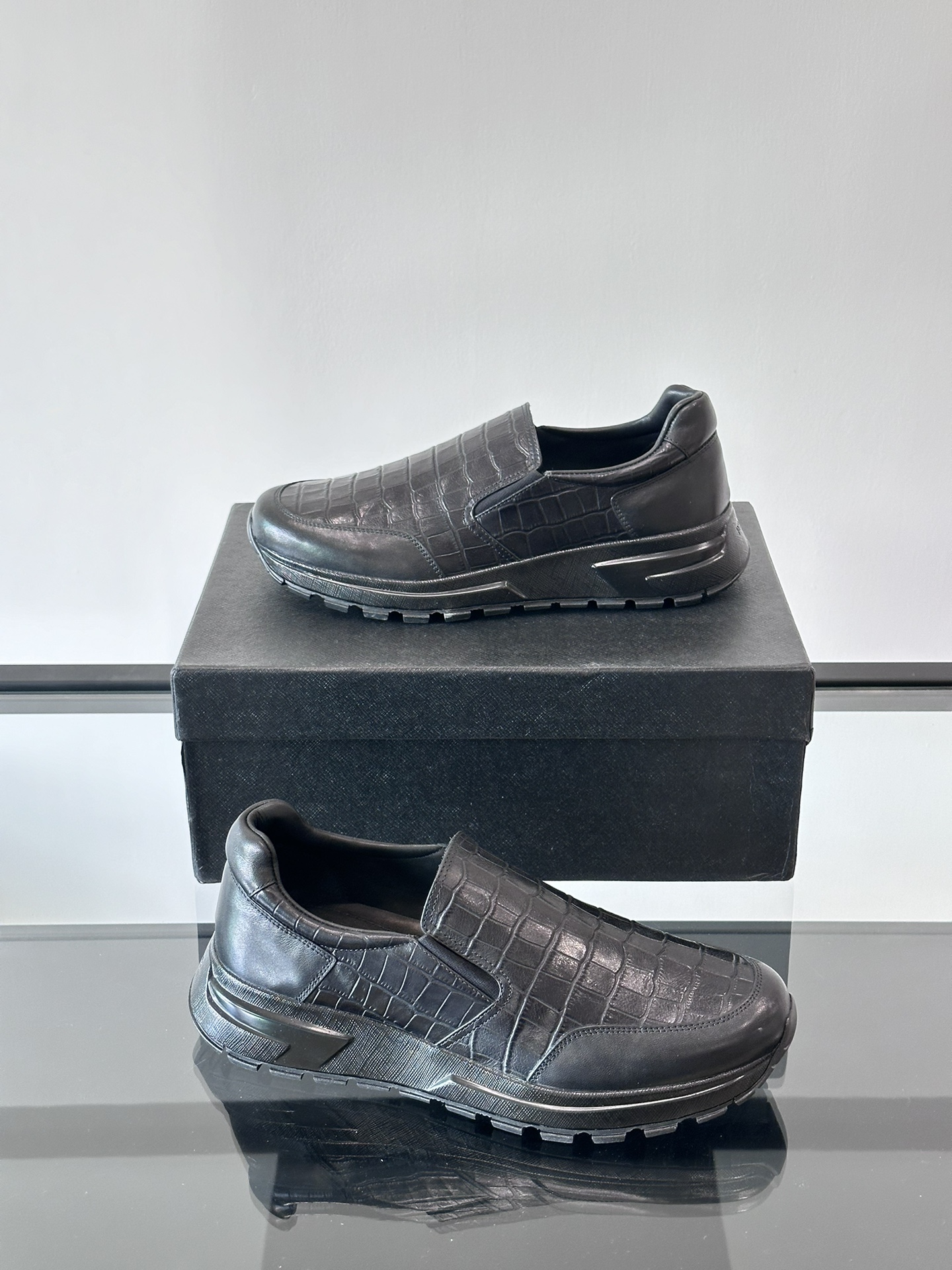 프라다 Prada 스니커즈