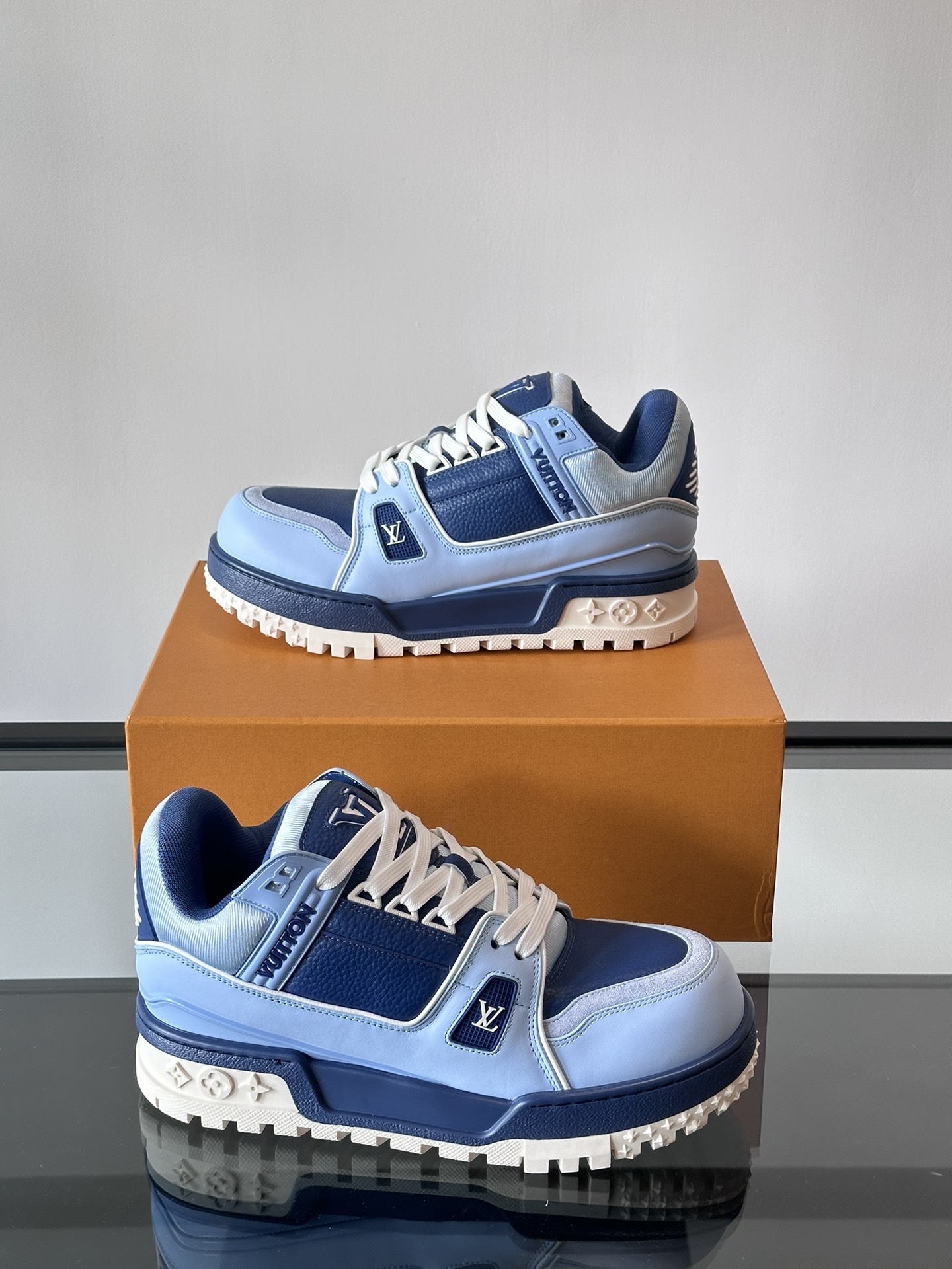 루이비통 LV TRAINER 스니커즈