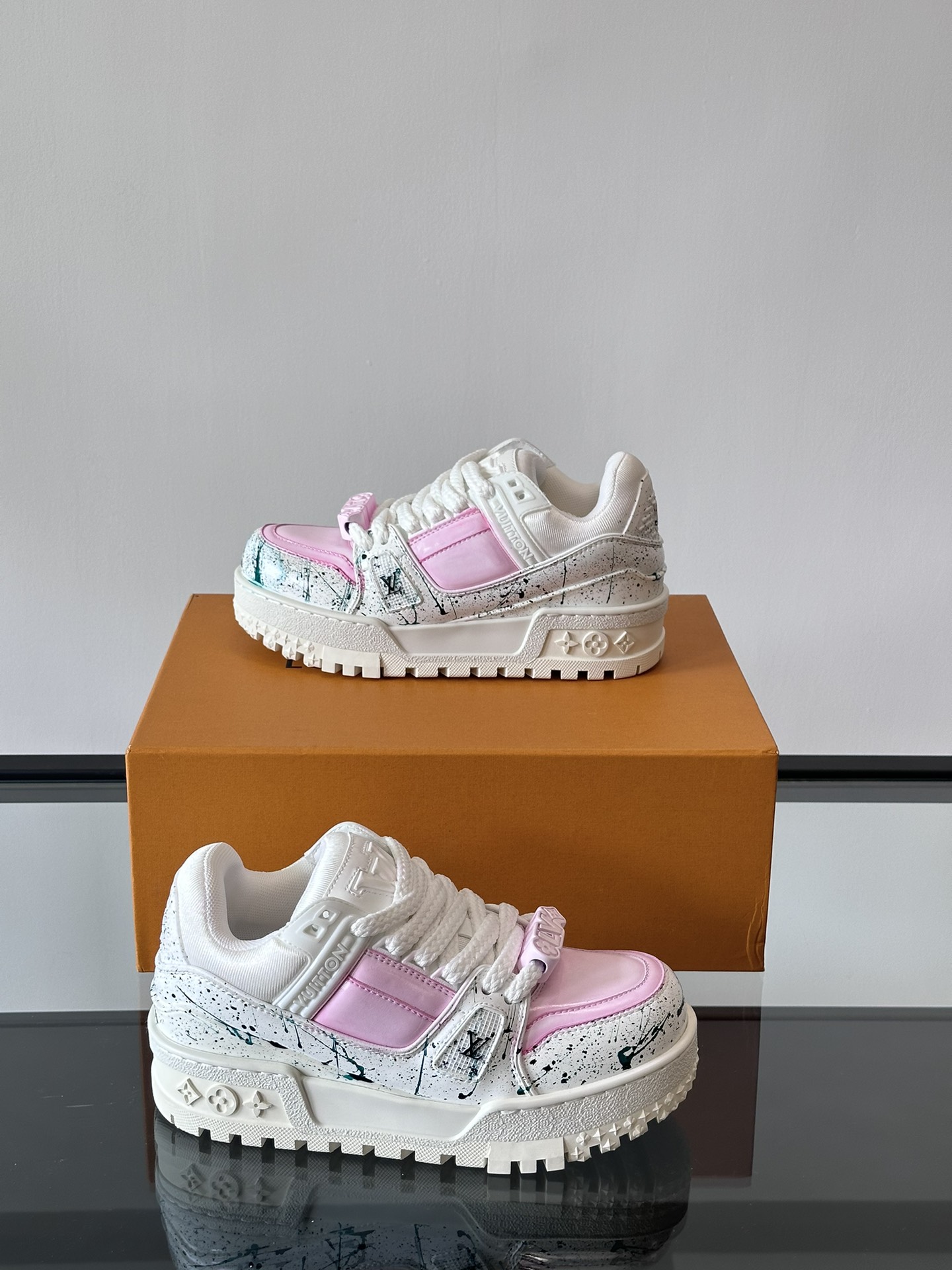 루이비통 LV TRAINER 스니커즈
