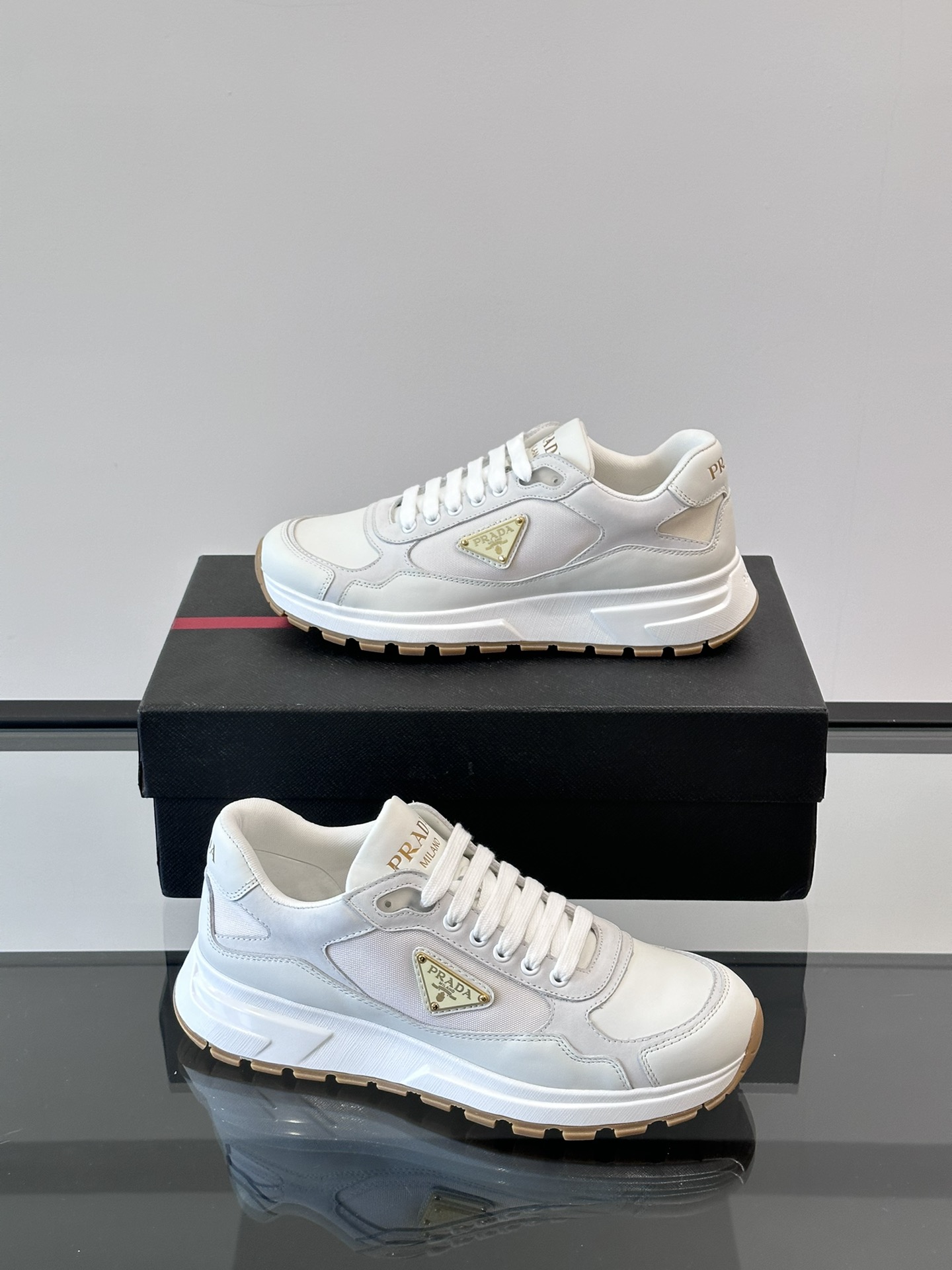 프라다 Prada 스니커즈