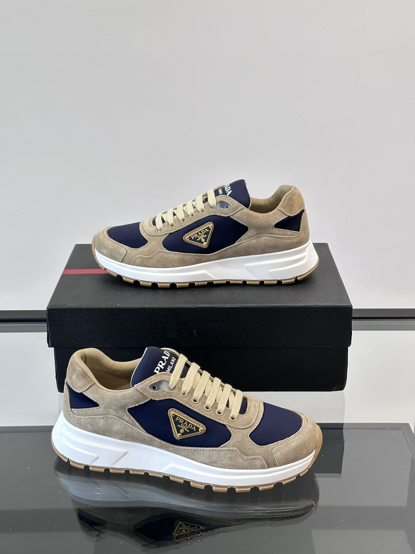 프라다 Prada 스니커즈