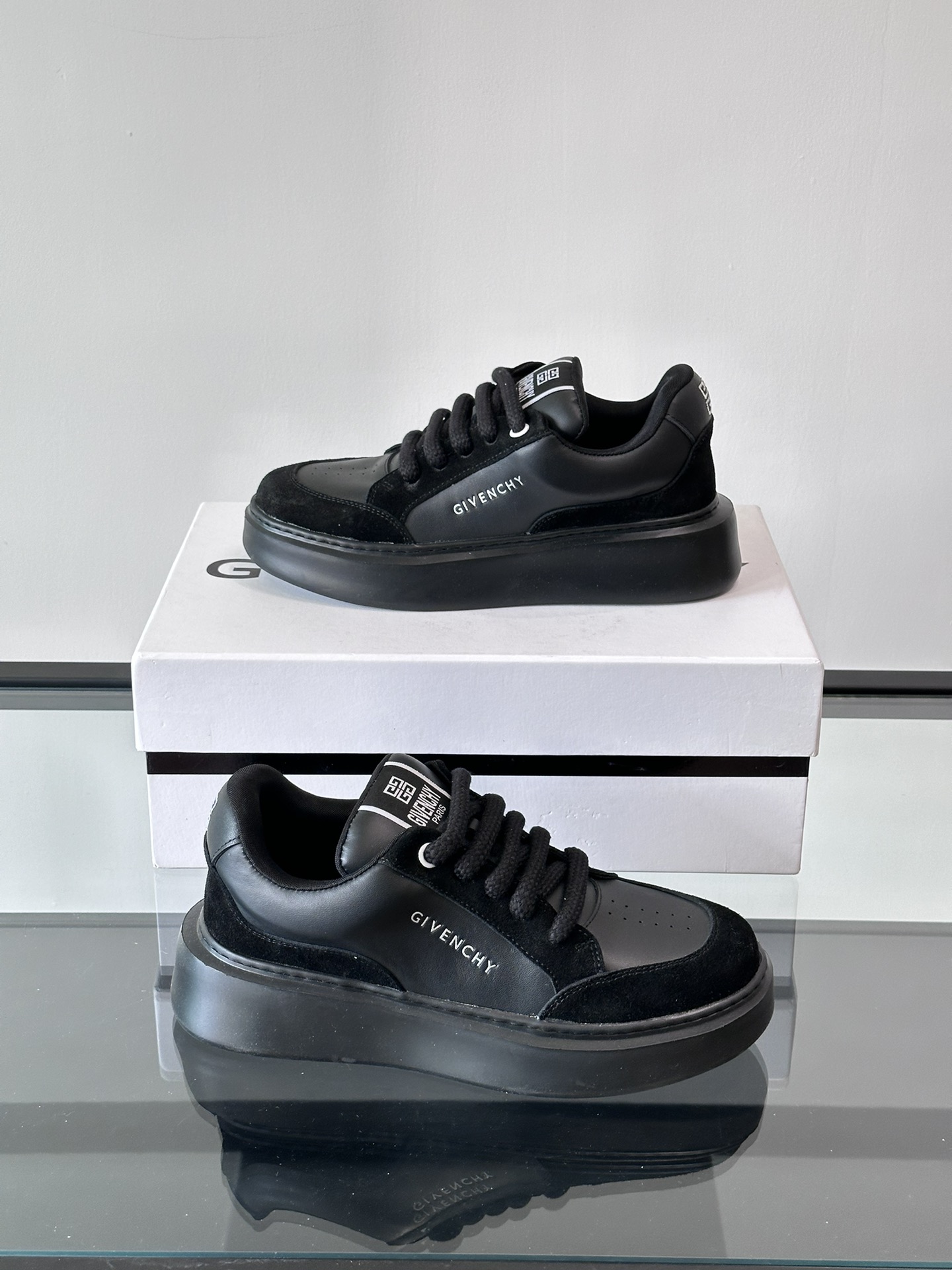 지방시 Givenchy 스니커즈