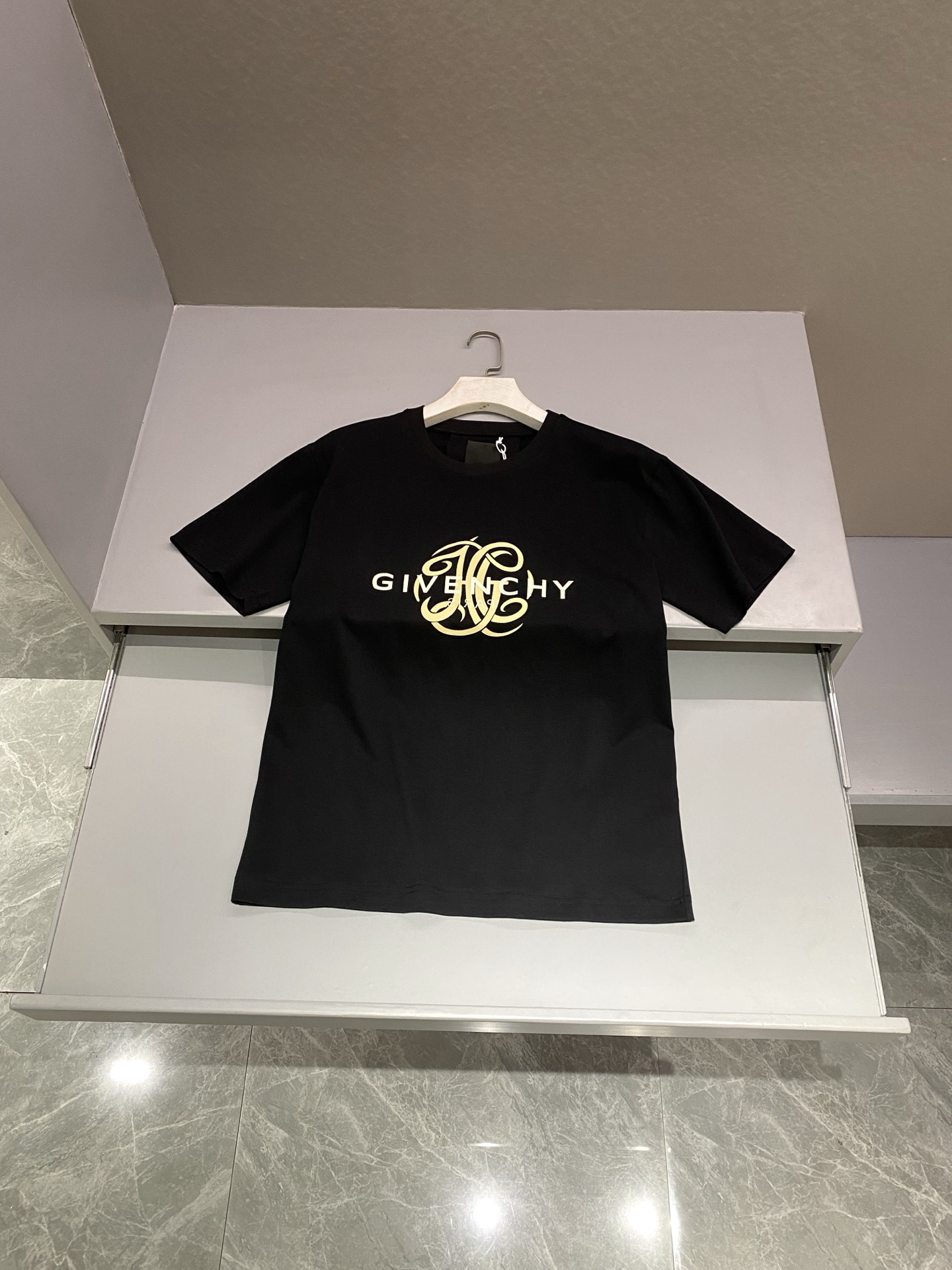 지방시 Givenchy 반팔 티셔츠