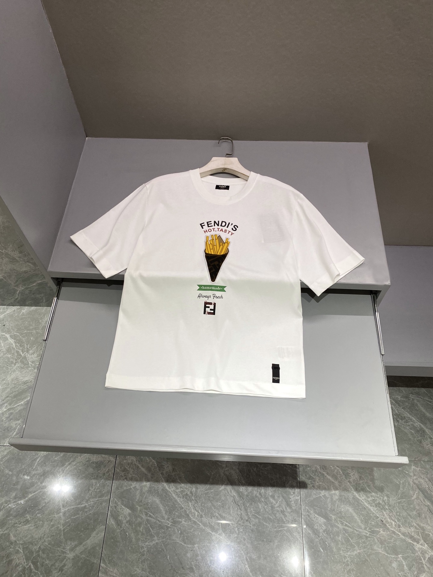 펜디 FENDI 반팔 티셔츠