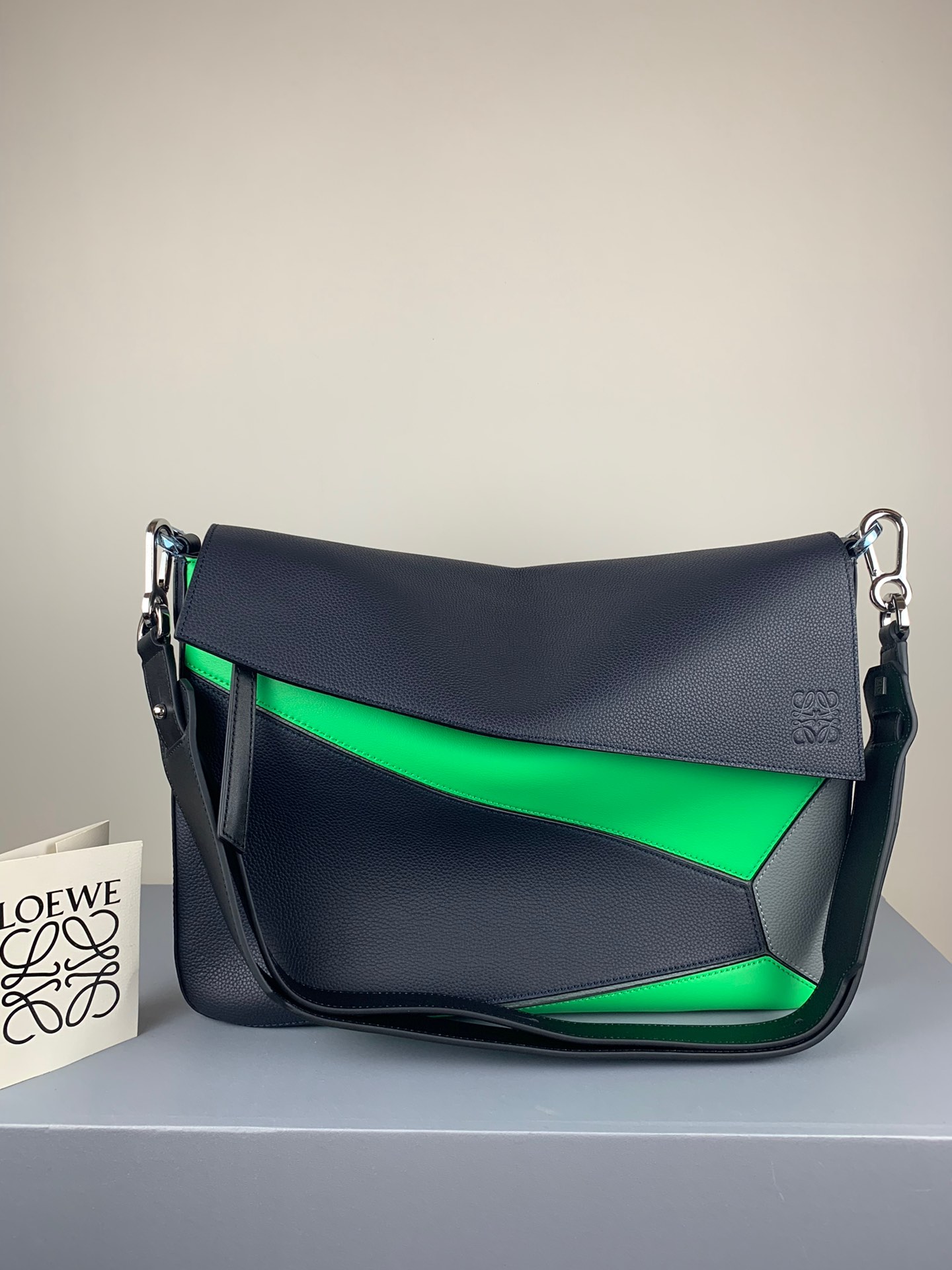 로에베 Loewe 36036 Puzzle Messenger Bag 37cm