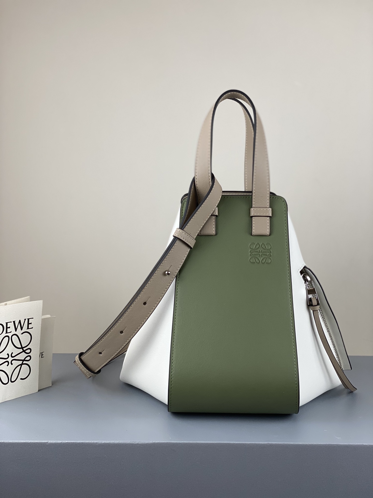 로에베 Loewe 3047 Hammock bag 26cm