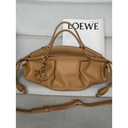 로에베 Loewe 1668  Small Paseo Bag In Shiny Nappa Calfskin 35cm