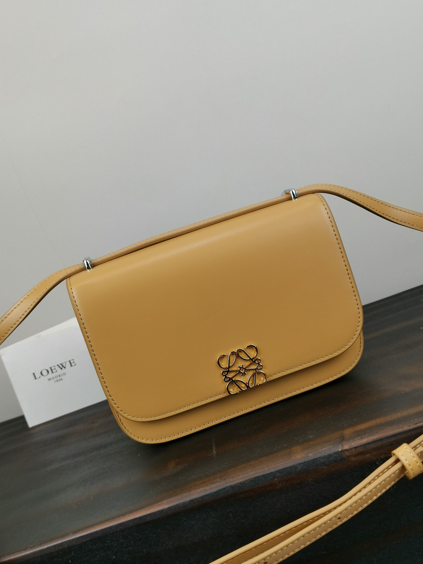 로에베 Loewe 5609 Small Goya anagram Bag 19cm