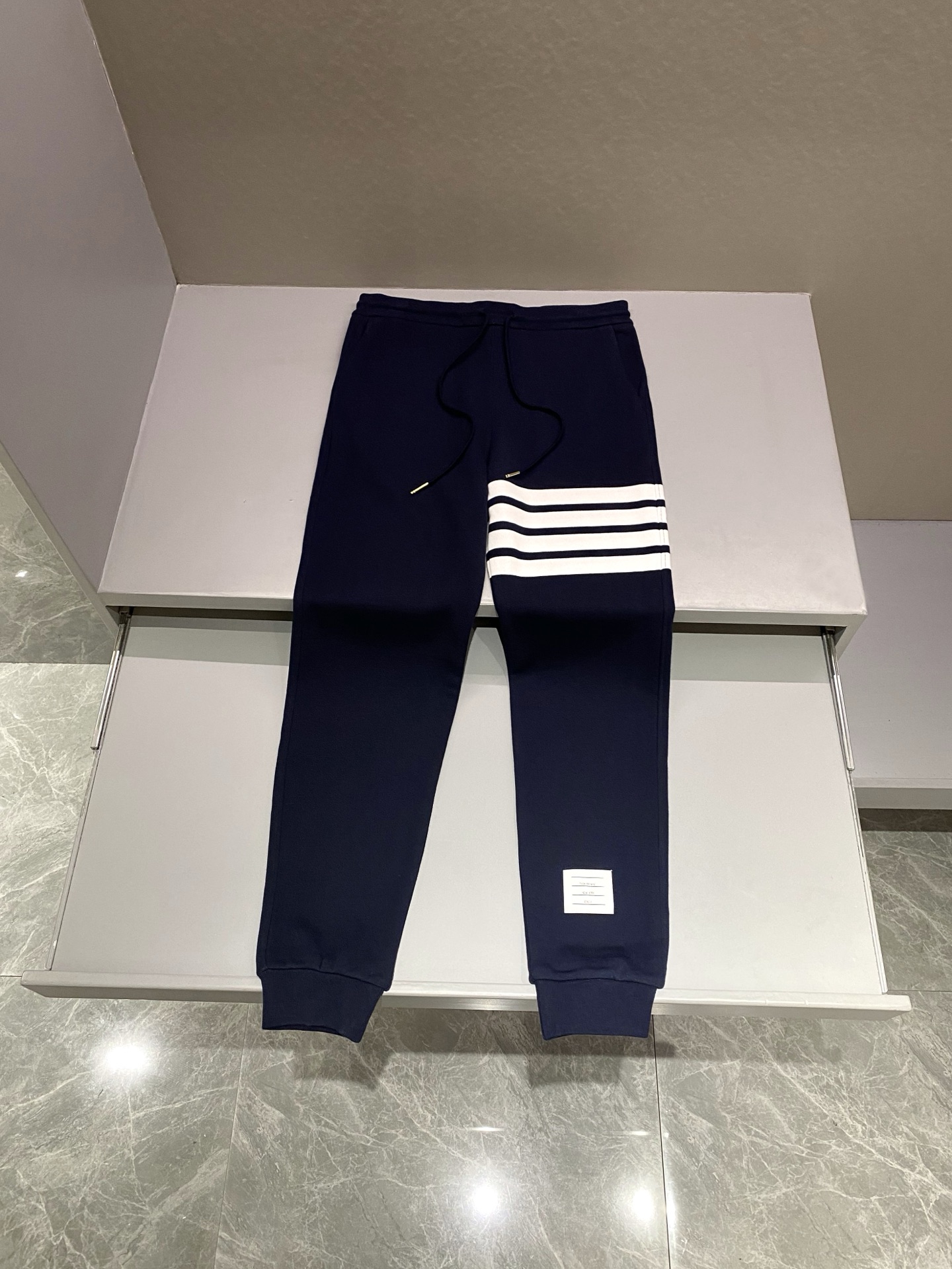 톰브라운 Thom Browne 바지