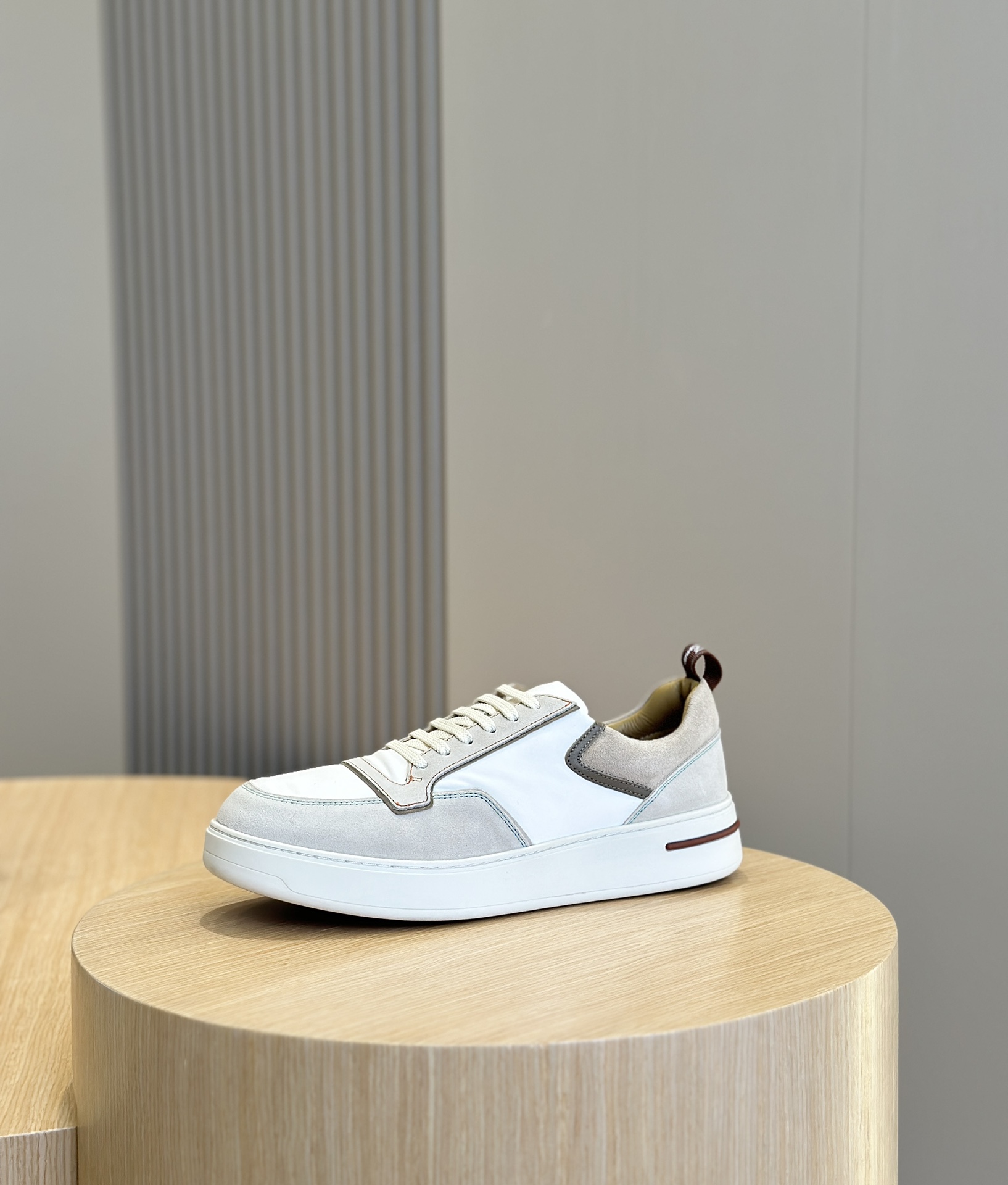 로로피아나 LP Newport Walk 스니커즈