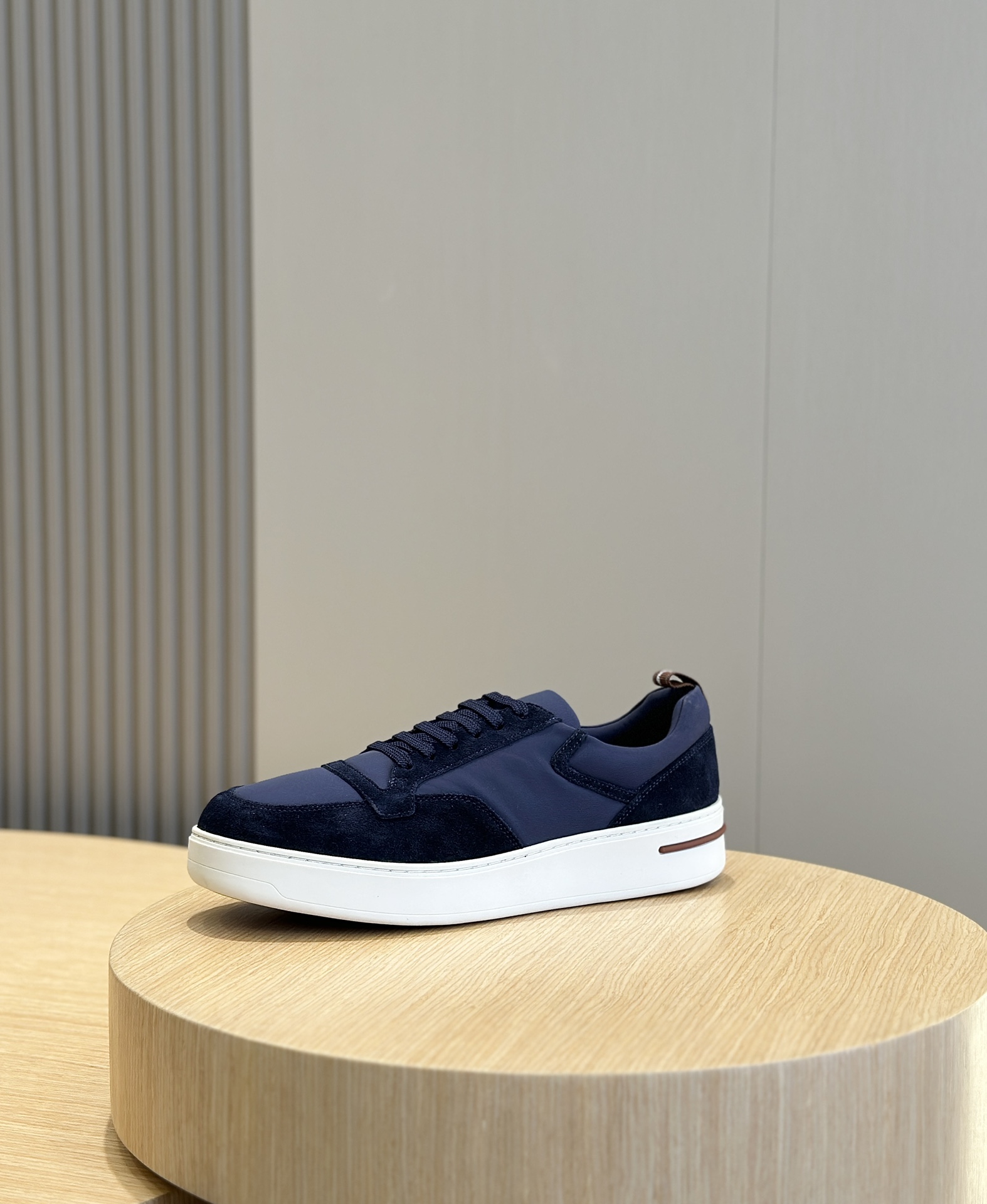 로로피아나 LP Newport Walk 스니커즈