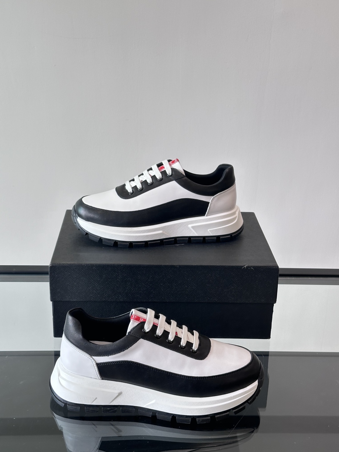 프라다 Prada 스니커즈