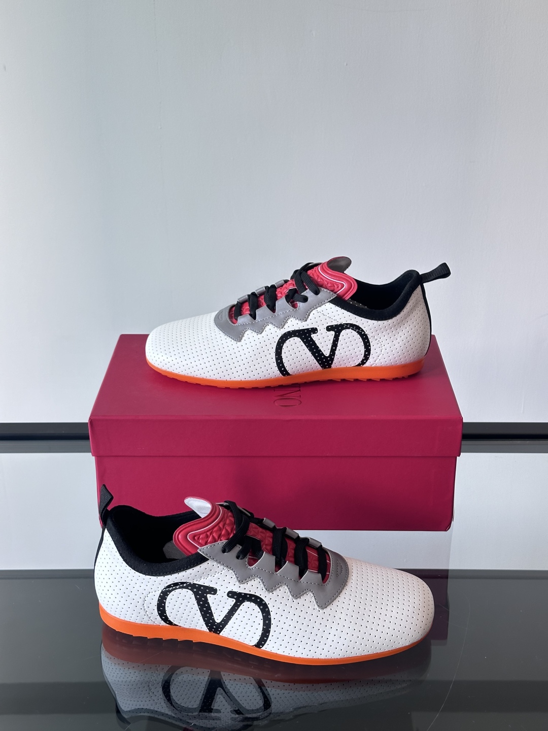 발렌티노 Valentino 스니커즈