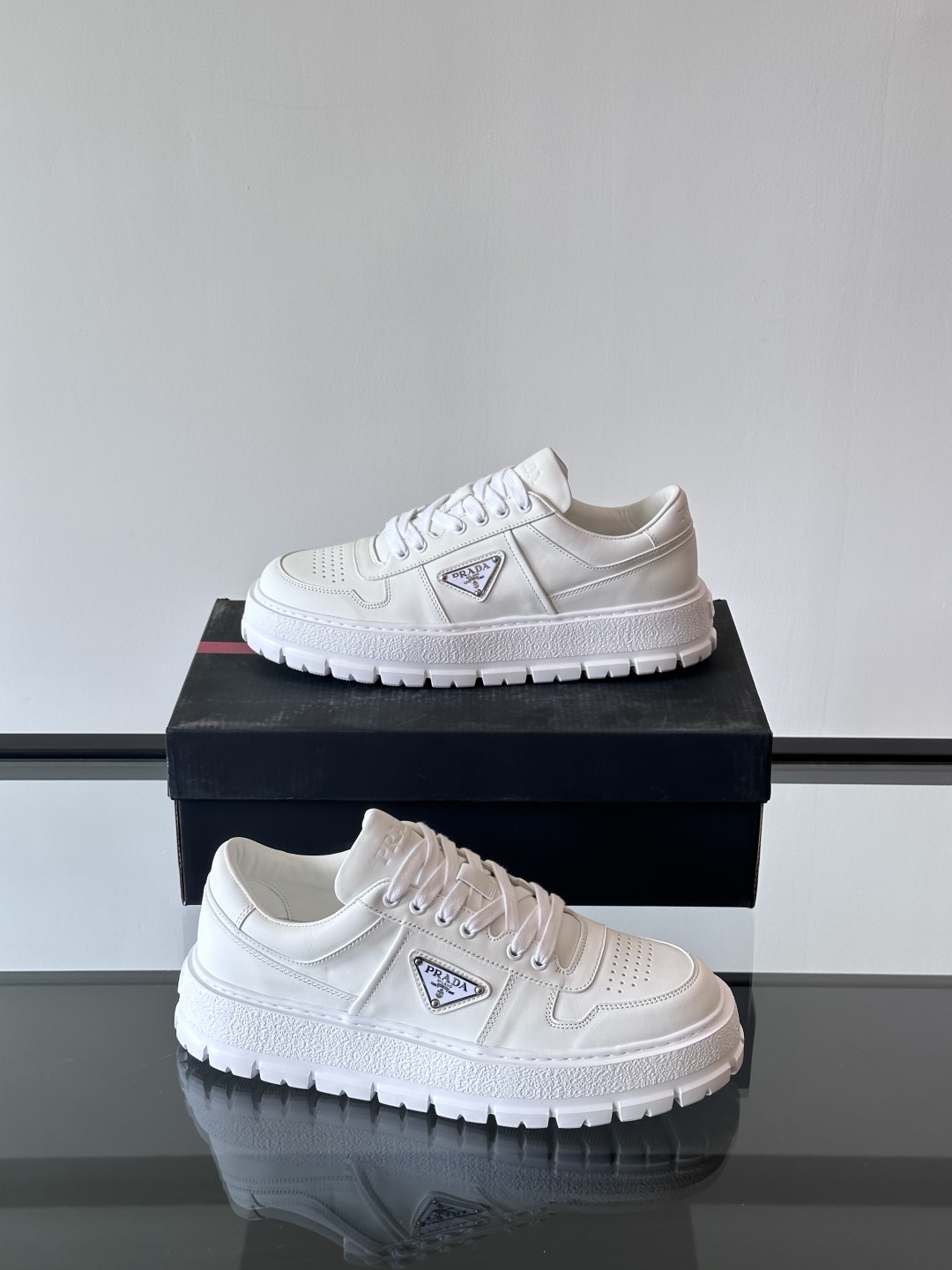 프라다 Prada 스니커즈