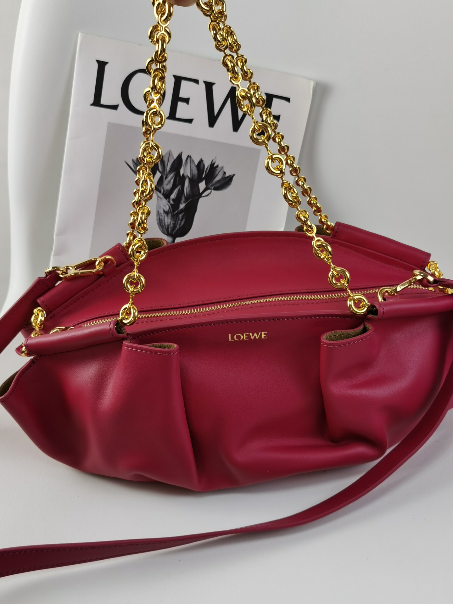 로에베 Loewe 1668A Small Paseo Bag In Shiny Nappa Calfskin Red 35cm