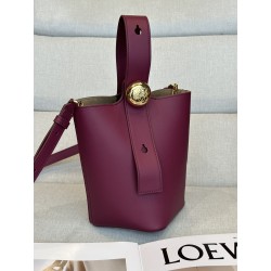 로에베 Loewe 332S Mini Pebble Bucket Bag