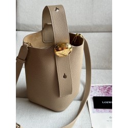 로에베 Loewe 332S Mini Pebble Bucket Bag