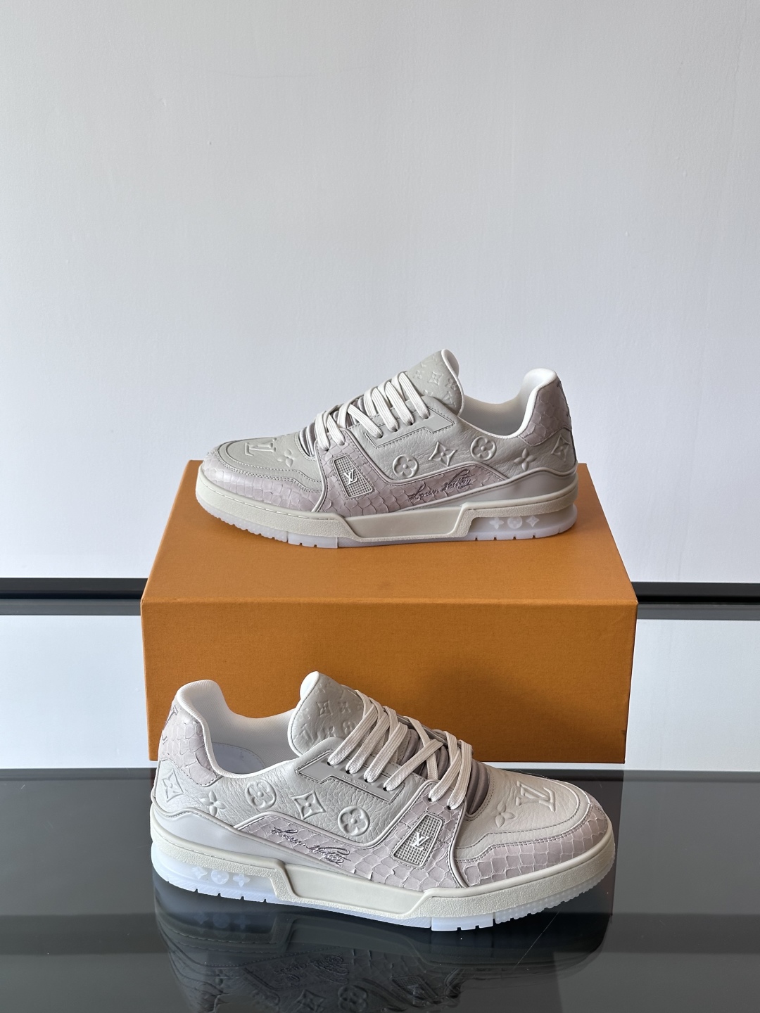 루이비통 LV TRAINER 스니커즈