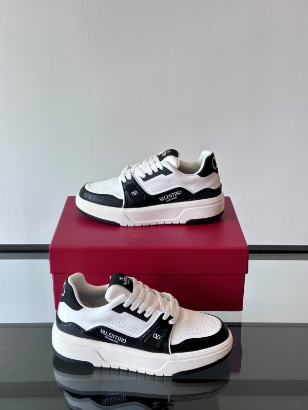 발렌티노 Valentino 스니커즈