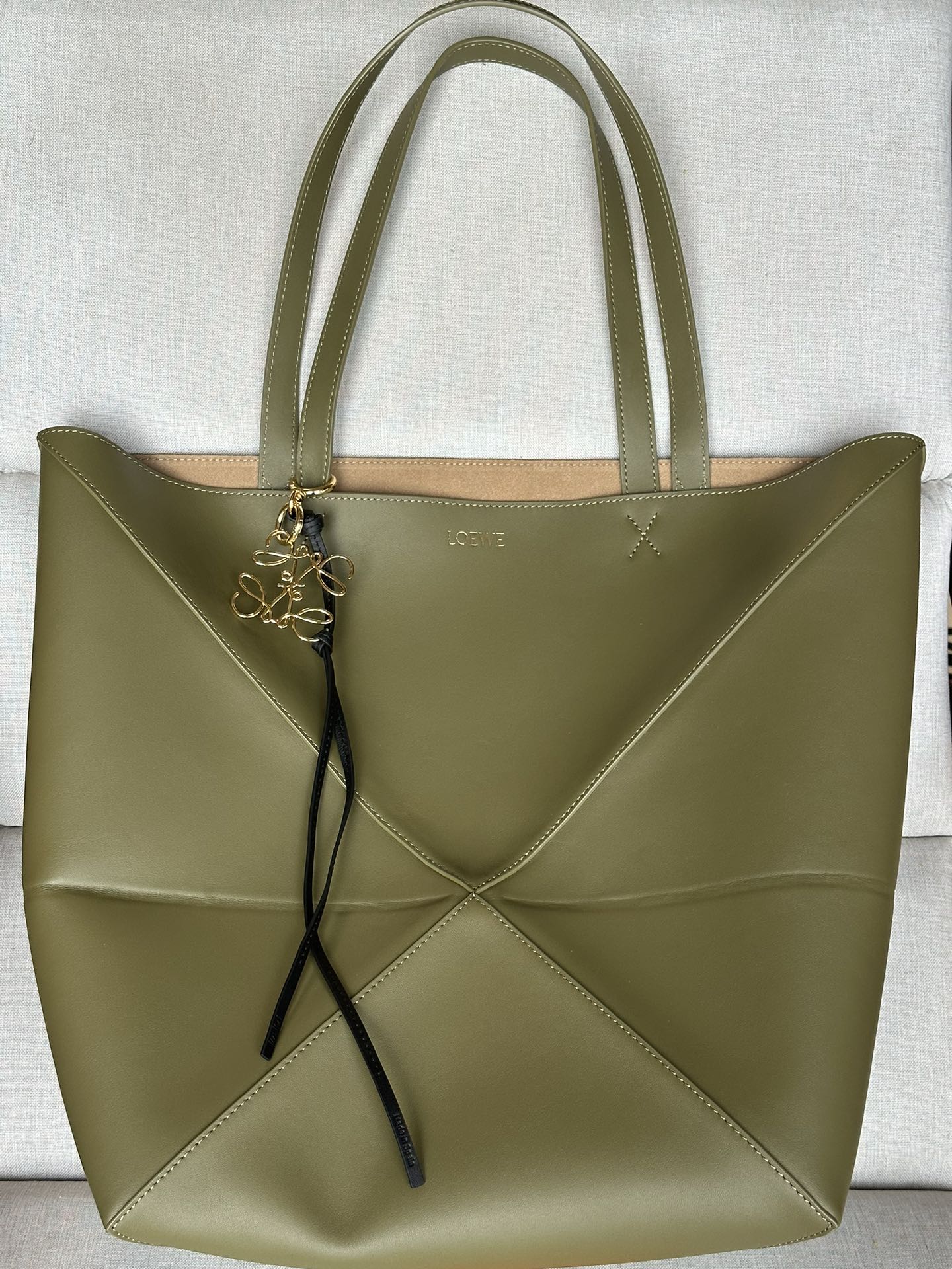 로에베 Loewe 1761 Large Puzzle Fold Tote In Shiny Calfskin 42cm