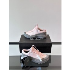 아크테릭스 ARC'TERYX 스니커즈