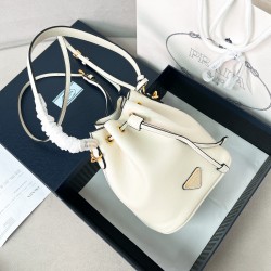 프라다 Prada 1BE067 Soft Grain 버킷 백 19.5CM