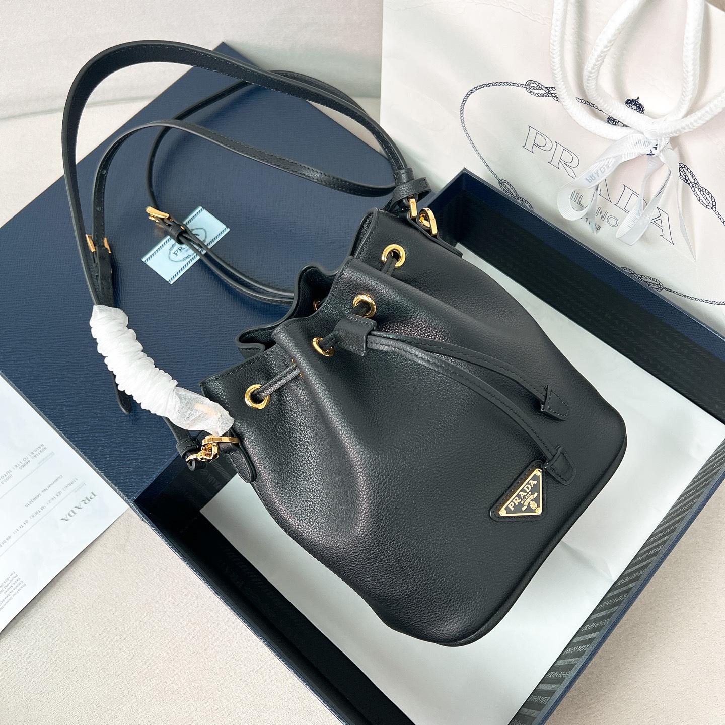 프라다 Prada 1BE067 Soft Grain 버킷 백 19.5CM