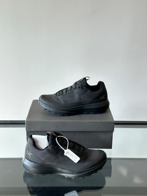 시조새 ARC'TERYX 스니커즈