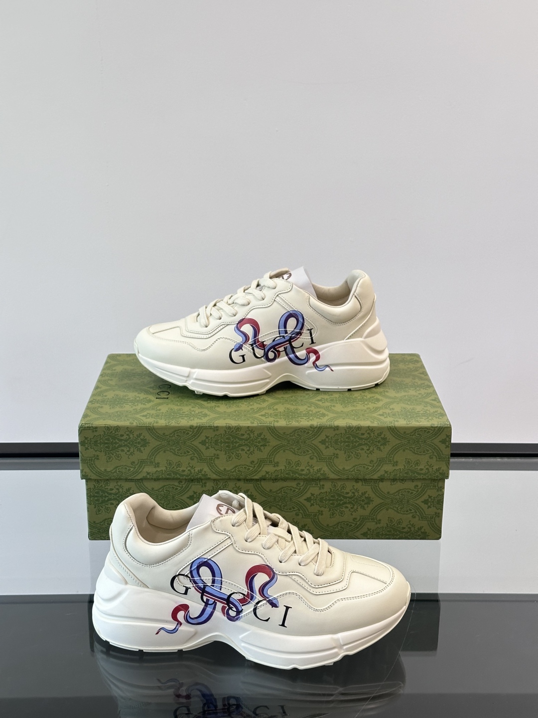 구찌 Gucci 스니커즈