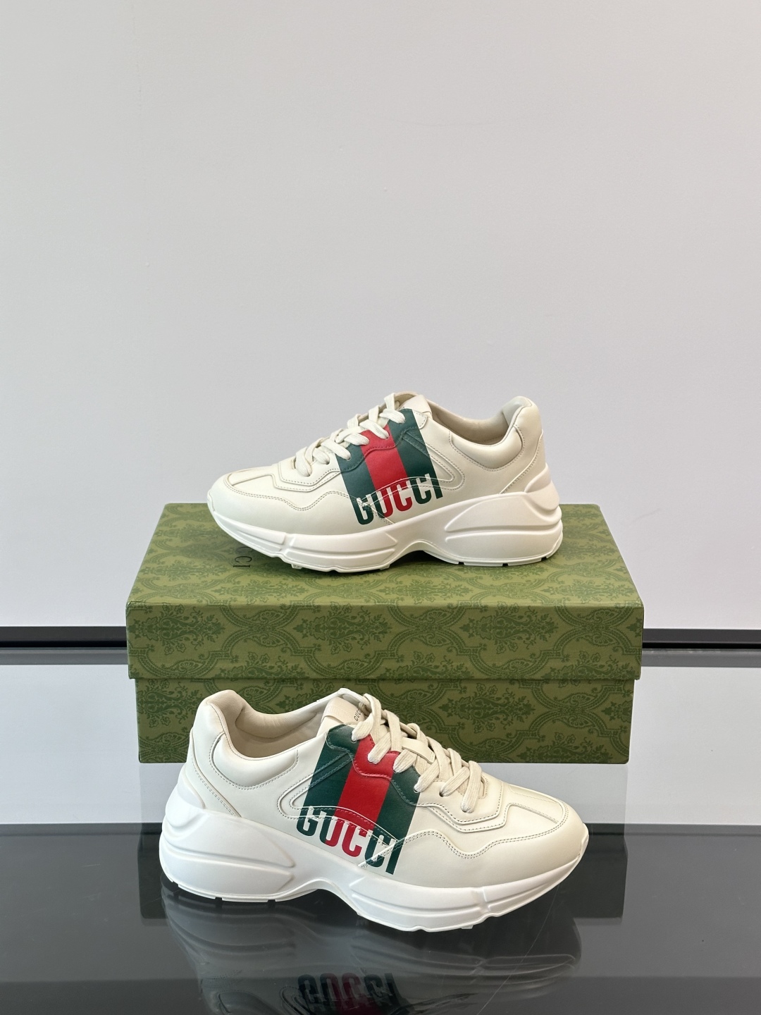 구찌 Gucci 스니커즈