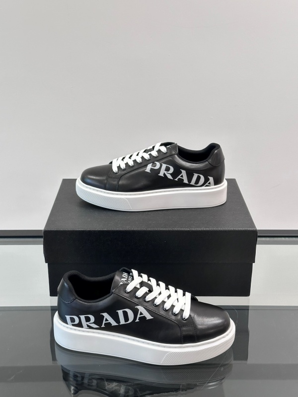 프라다 Prada 스니커즈